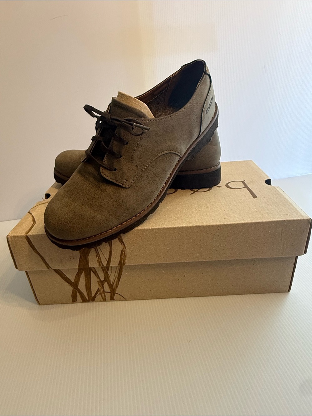 B.O.C. Academia  Lace-Up Oxfords in Moss Green